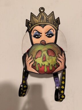 Lenticular Loungefly Evil Queen Lenticular Backpack + Wallet Set